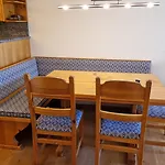 Chesa Bellaval, Haus Chamuotsch 2-zimmerwohnung 席尔瓦普拉纳