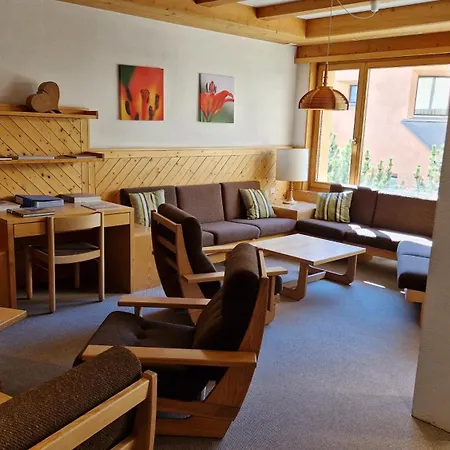 Chesa Bellaval, Haus Chamuotsch 2-zimmerwohnung Апартаменты *